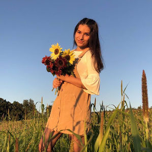 Meet your Posher, Rebeca